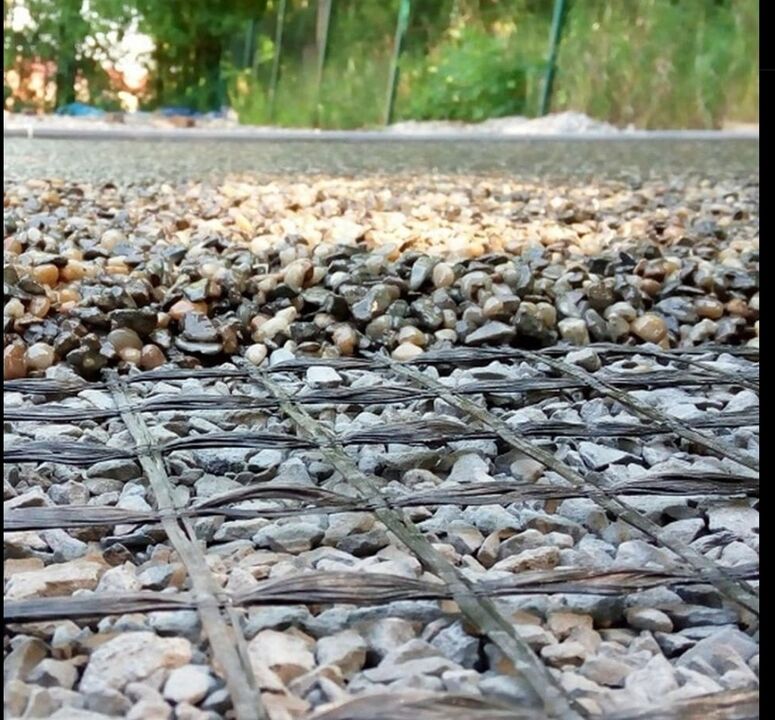 Mrežica za utrjevanje kamnite preproge